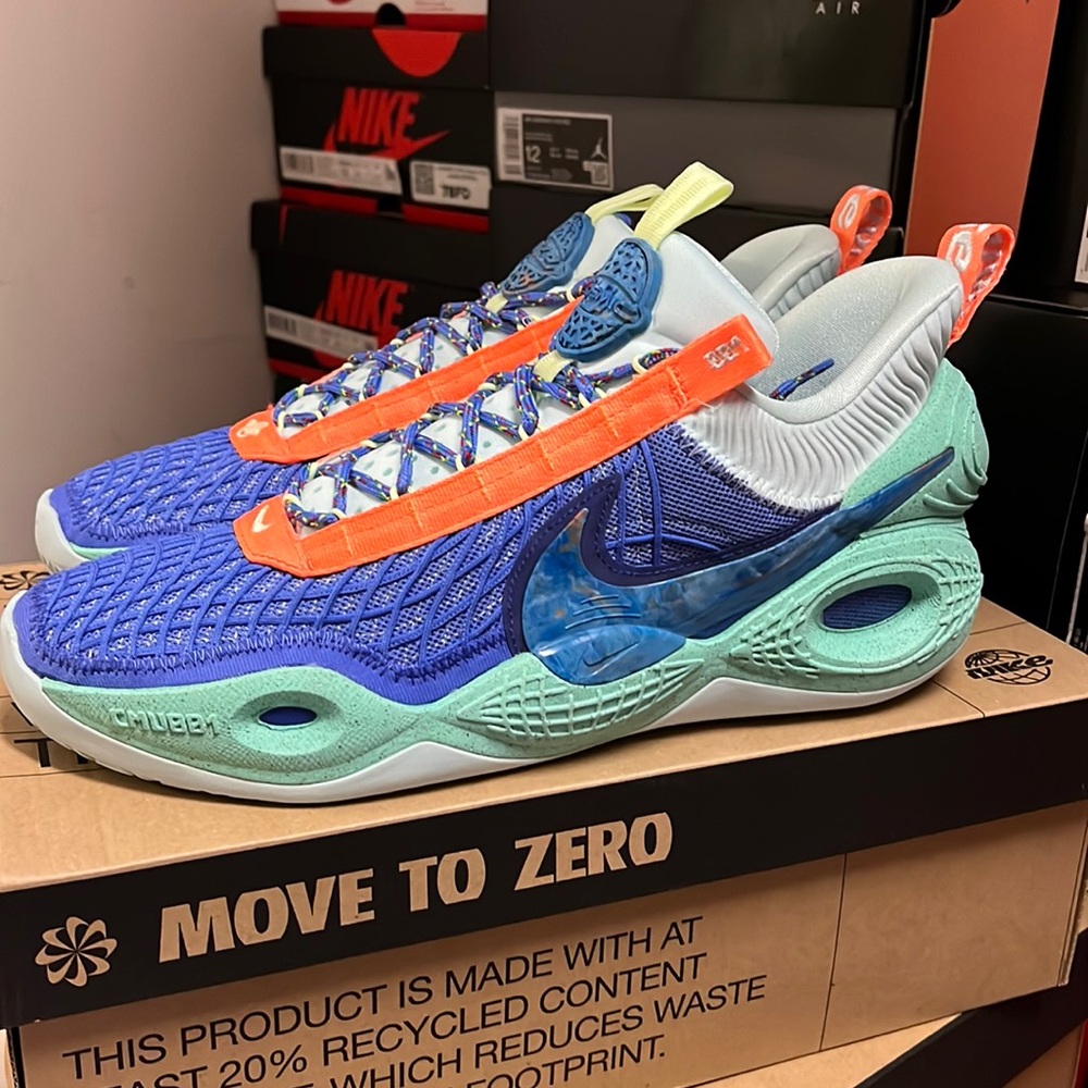 Nike Cosmic Unity